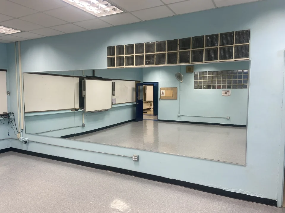 wall mirror installation